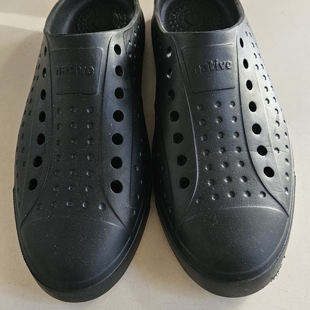 Black Native Slip on Shoes Size 8